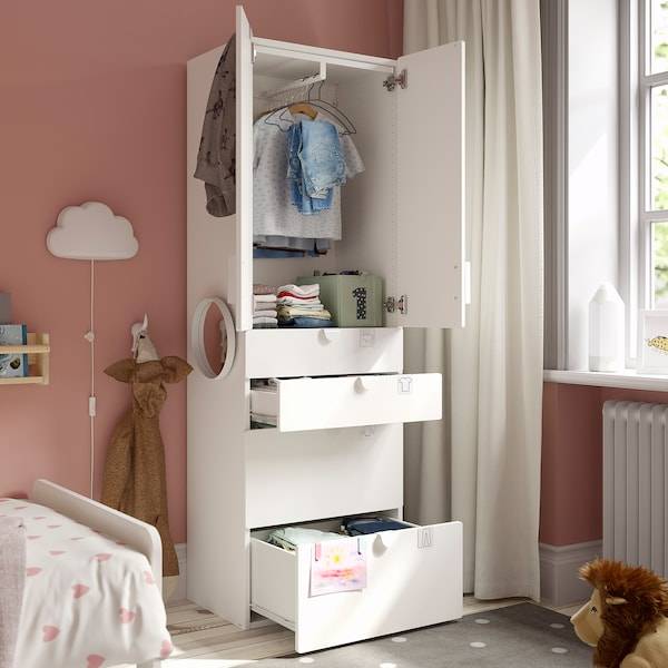 SMÅSTAD / PLATSA Kleiderschrank, weiß weiß/4 Schubladen, Räumungsverkauf