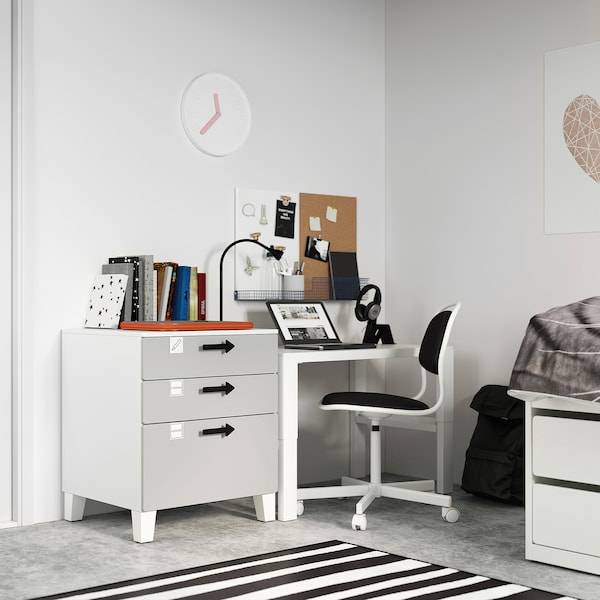 SMÅSTAD / PLATSA Kommode mit 3 Schubladen, weiß/grau, Online Outlet