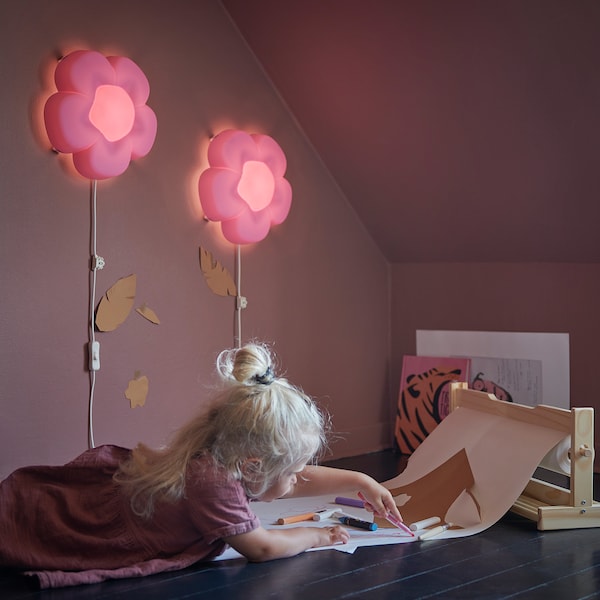UPPLYST Wandleuchte, LED, Blume lila Kostenloser Versand international