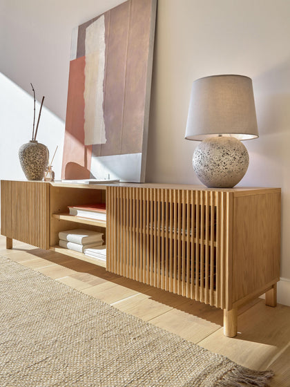 Westwing Collection TV-Lowboard Beyla aus Eichenholz Begrenzt auf 3 Tage
