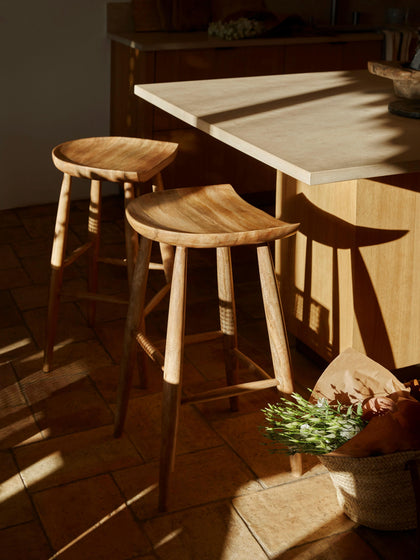 Westwing Collection Barhocker Nino aus Mangoholz Begrenztes Angebot