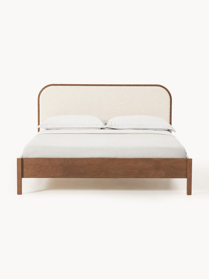 Westwing Collection Holzbett Jones mit Kopfteil aus Bouclé Kostenloser Versand international