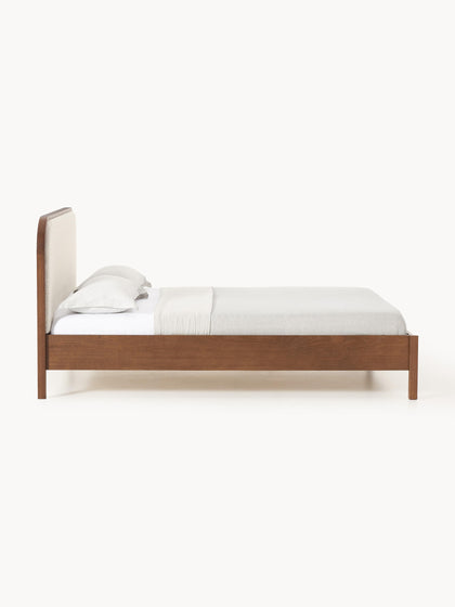 Westwing Collection Holzbett Jones mit Kopfteil aus Bouclé Kostenloser Versand international