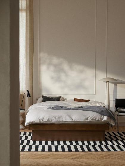 Westwing Collection Holzbett Sato mit Schubladen VIP-Rabatte