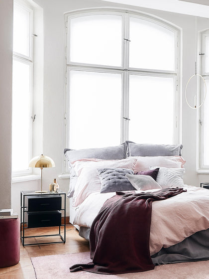 Westwing Collection Nachttisch Lyle aus Mangoholz Kostenloser Versand