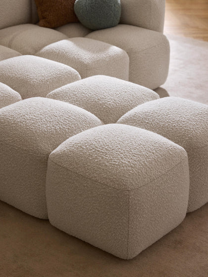Westwing Collection Sofa-Hocker Tayla aus Bouclé 2025