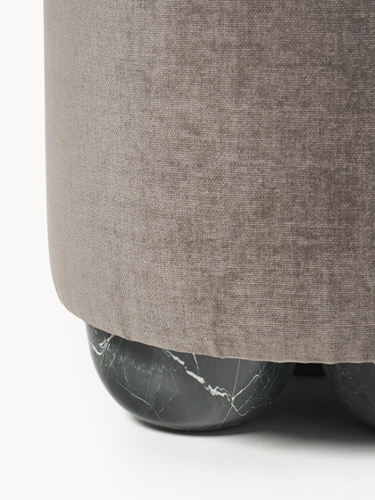 Westwing Collection Polsterhocker Lino mit Kugelfüßen in Marmoroptik Fabrik Onlineshop