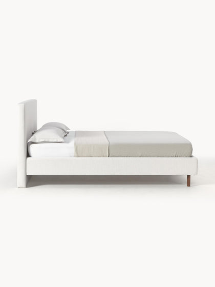 Westwing Collection Polsterbett Giulia mit Holzfüßen Online